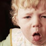 Долгий кашель без температуры у ребенка: причины и способы лечения