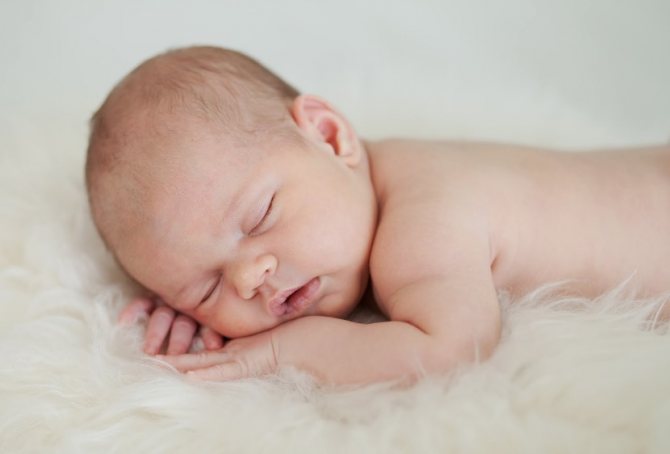 Как убрать волосы на спине у новорожденного: советы и рекомендации