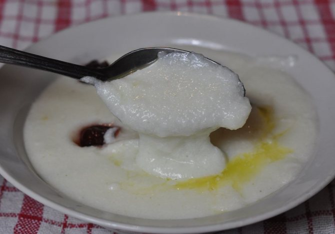 Semolina porridge with additives