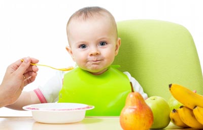 Feeding a baby at 7 months
