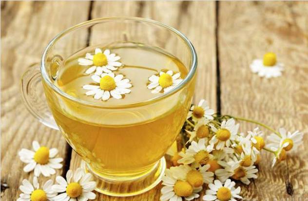chamomile tea - a folk laxative for children