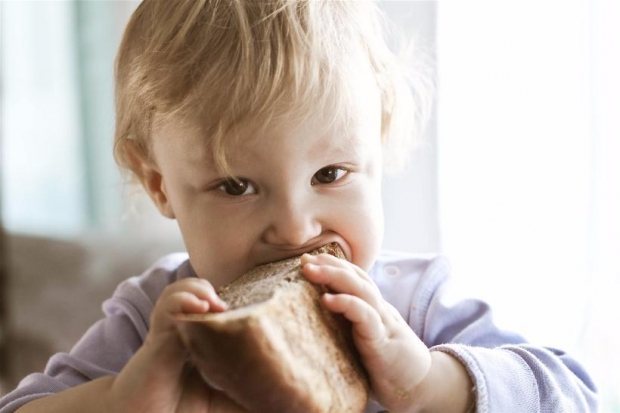 С какого возраста ребенку можно хлеб