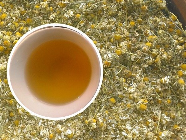 Herbal tea for children&#39;s sore throat