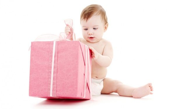 Тщательно подумайте подарки, прежде чем что-то покупать, чтобы было приятно как вам, так и вашей дочке.