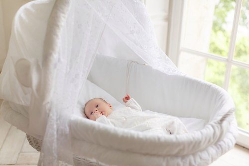 выбрать кроватку новорожденному